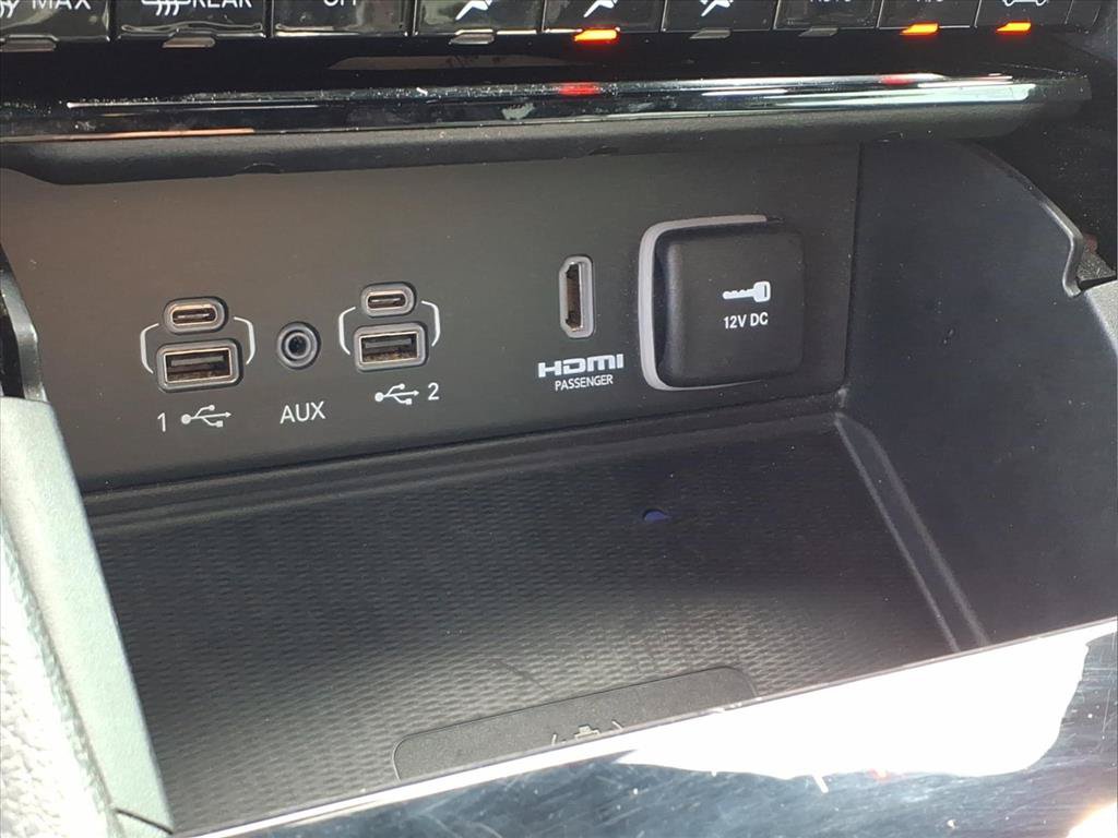 Certified 2022 Jeep Grand Cherokee Summit w/ Luxury Tech Group V AWD/4WD image 7