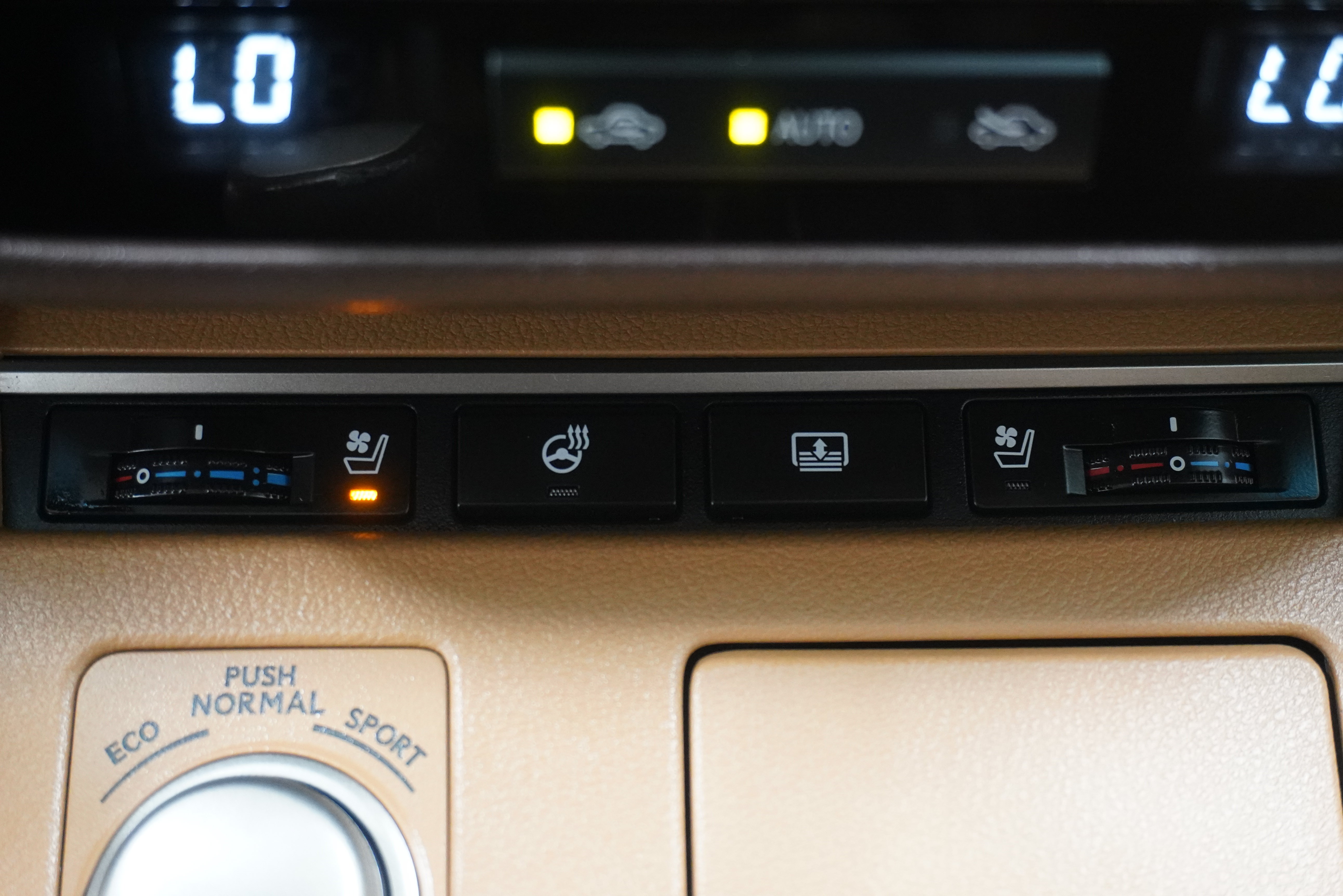 Used 2018 Lexus ES 350 w/ Luxury Package w/Wood Trim FWD image 23