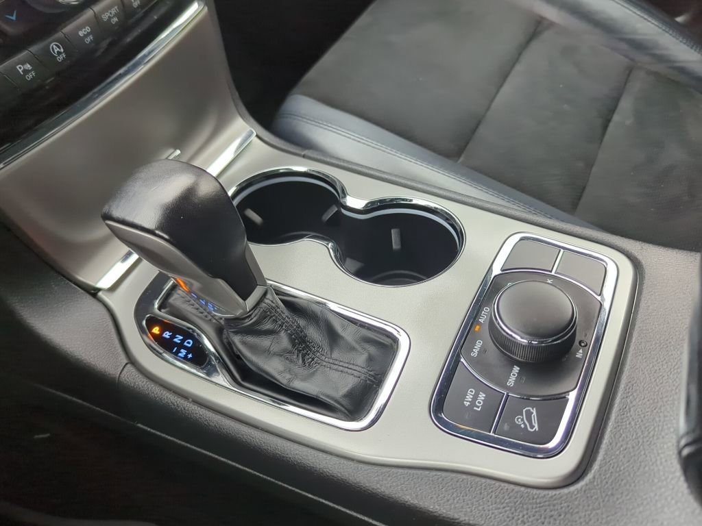 Used 2020 Jeep Grand Cherokee Laredo w/ Quick Order Package 2BN North image 25