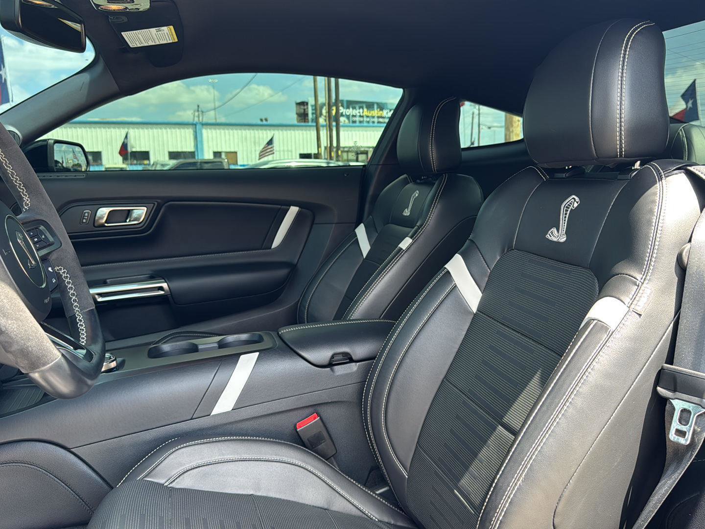 Used 2022 Ford Mustang Shelby GT500 w/ Technology Package image 12