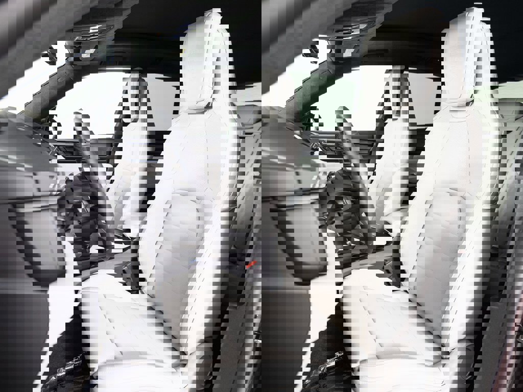 New 2025 Porsche Macan Turbo Electric image 5