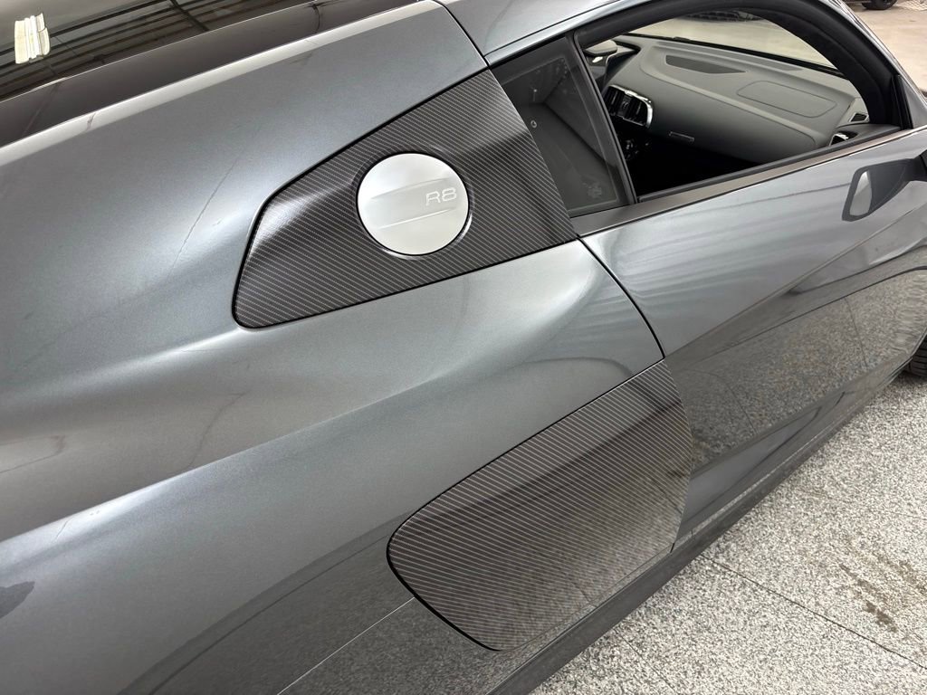 Used 2018 Audi R8 V10 w/ Premium Package image 30