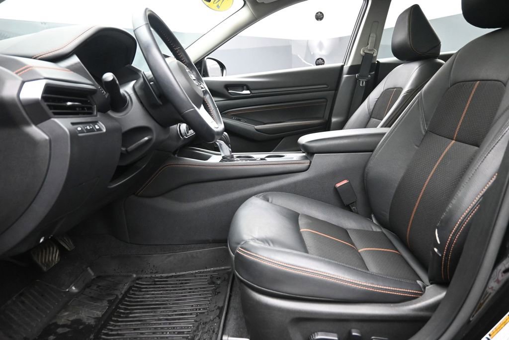 Used 2021 Nissan Altima 2.5 SR w/ SR Premium Package AWD/4WD image 13
