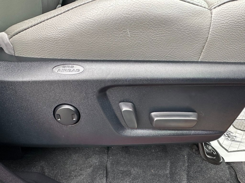 Used 2021 Toyota Tundra Limited w/ Limited Premium Package image 30