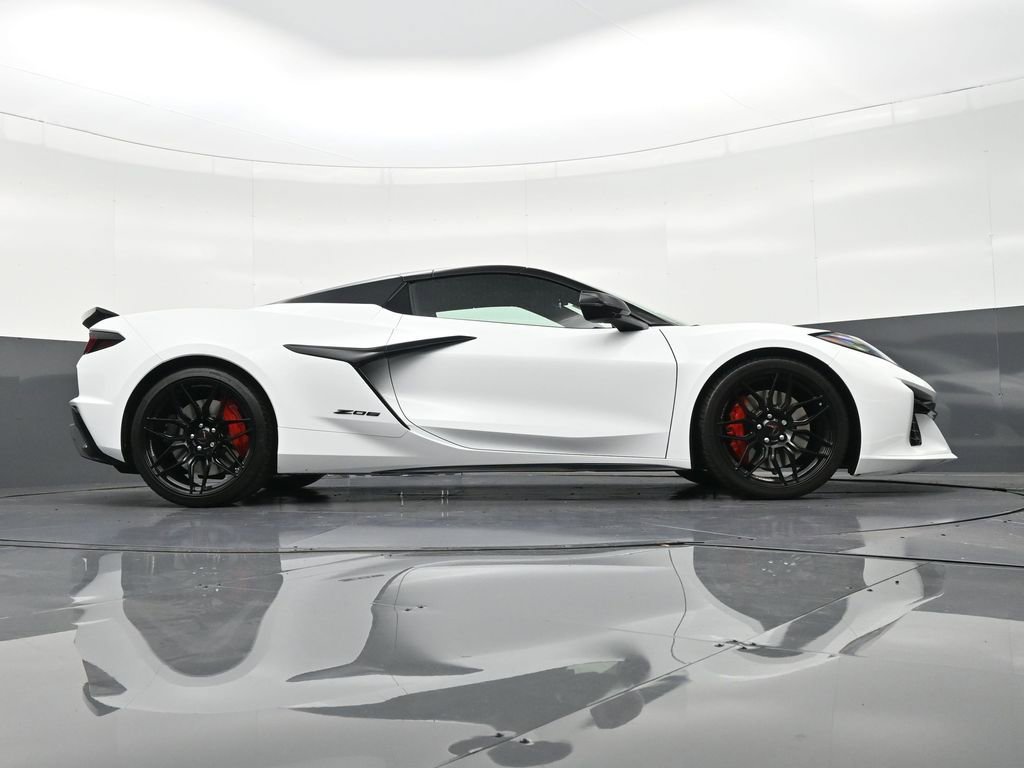 Used 2025 Chevrolet Corvette Z06 image 27