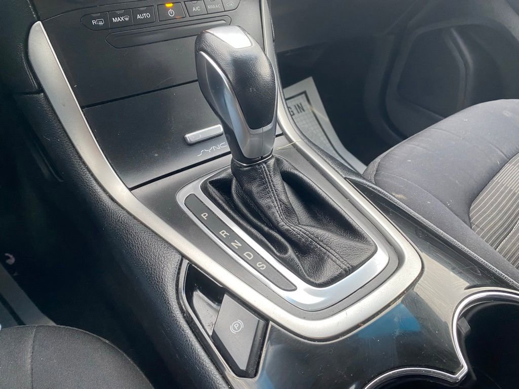 Used 2015 Ford Edge SEL image 30