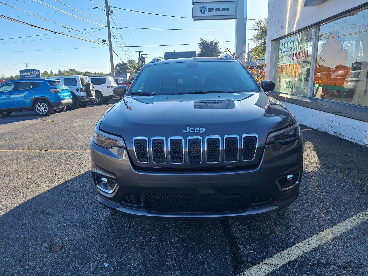 Used 2019 Jeep Cherokee Limited image 3