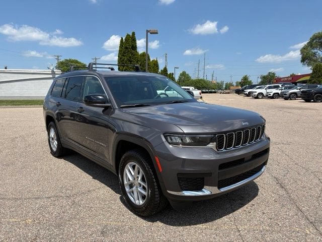 Used 2023 Jeep Grand Cherokee L Laredo w/ Luxury Tech Group I AWD/4WD image 8