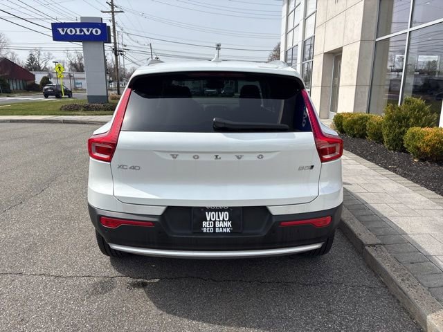 Used 2025 Volvo XC40 B5 Core image 4