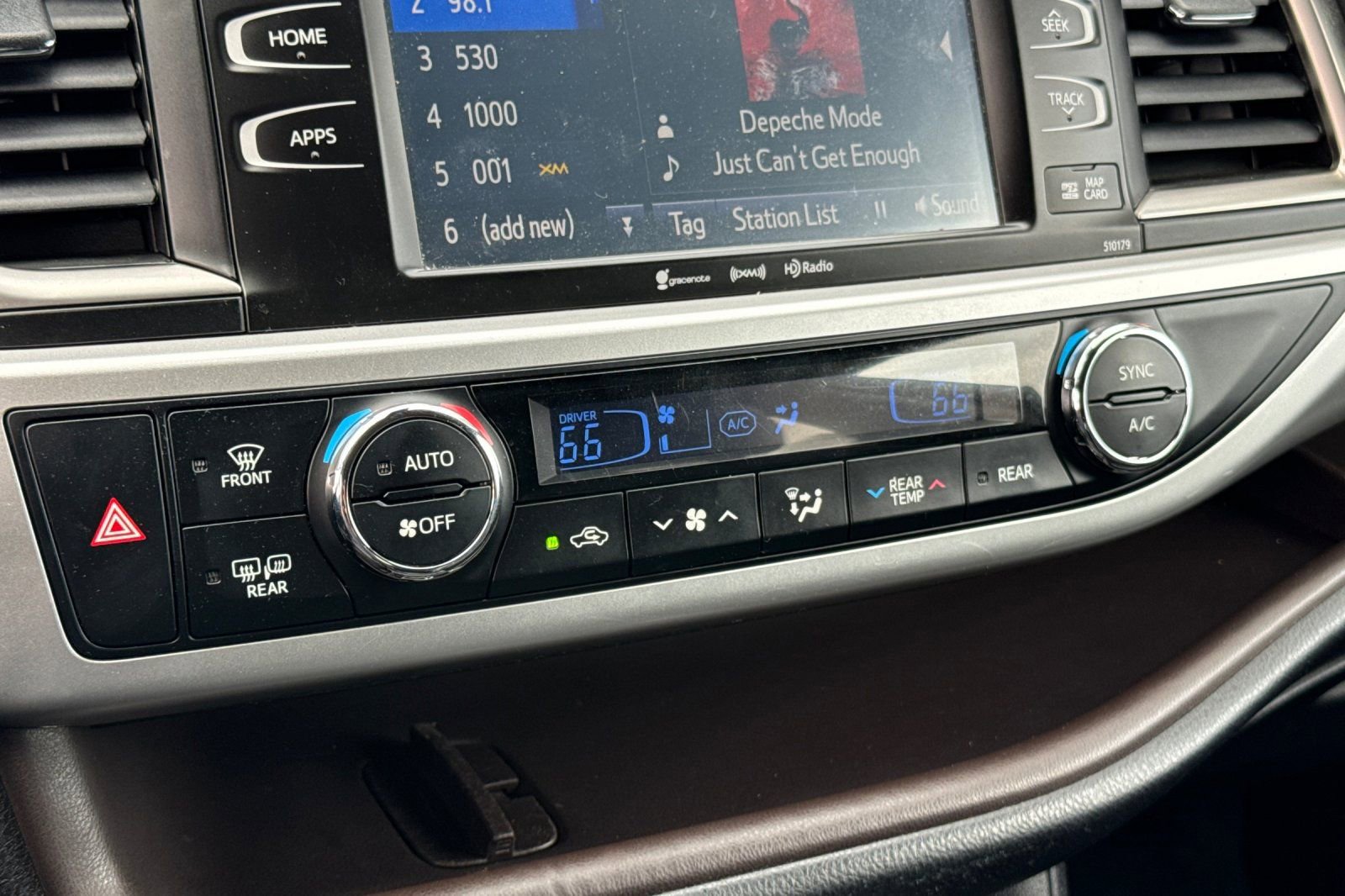 Used 2017 Toyota Highlander XLE image 22