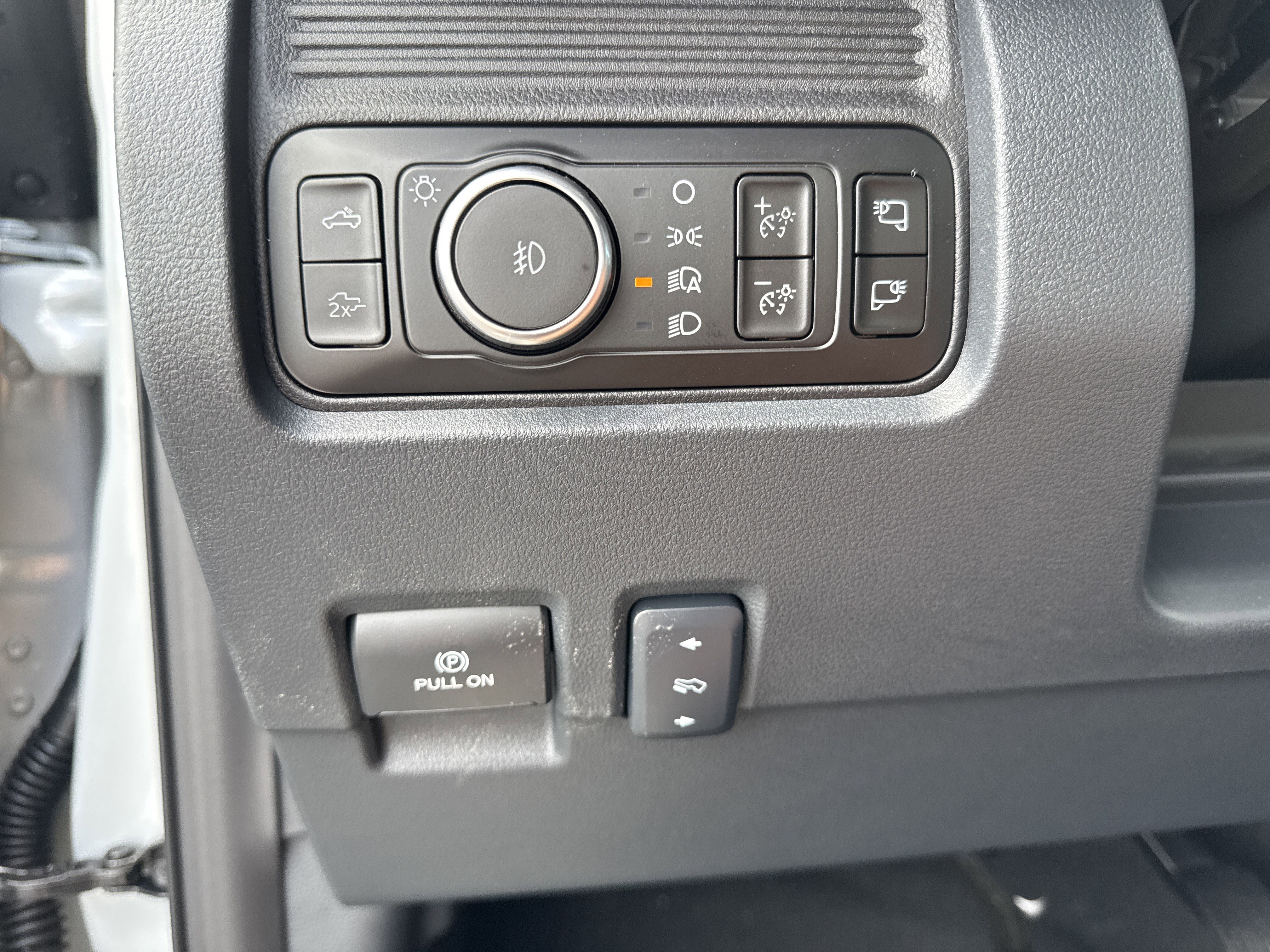 New 2026 Ford F250 Lariat w/ Black Appearance Package image 30