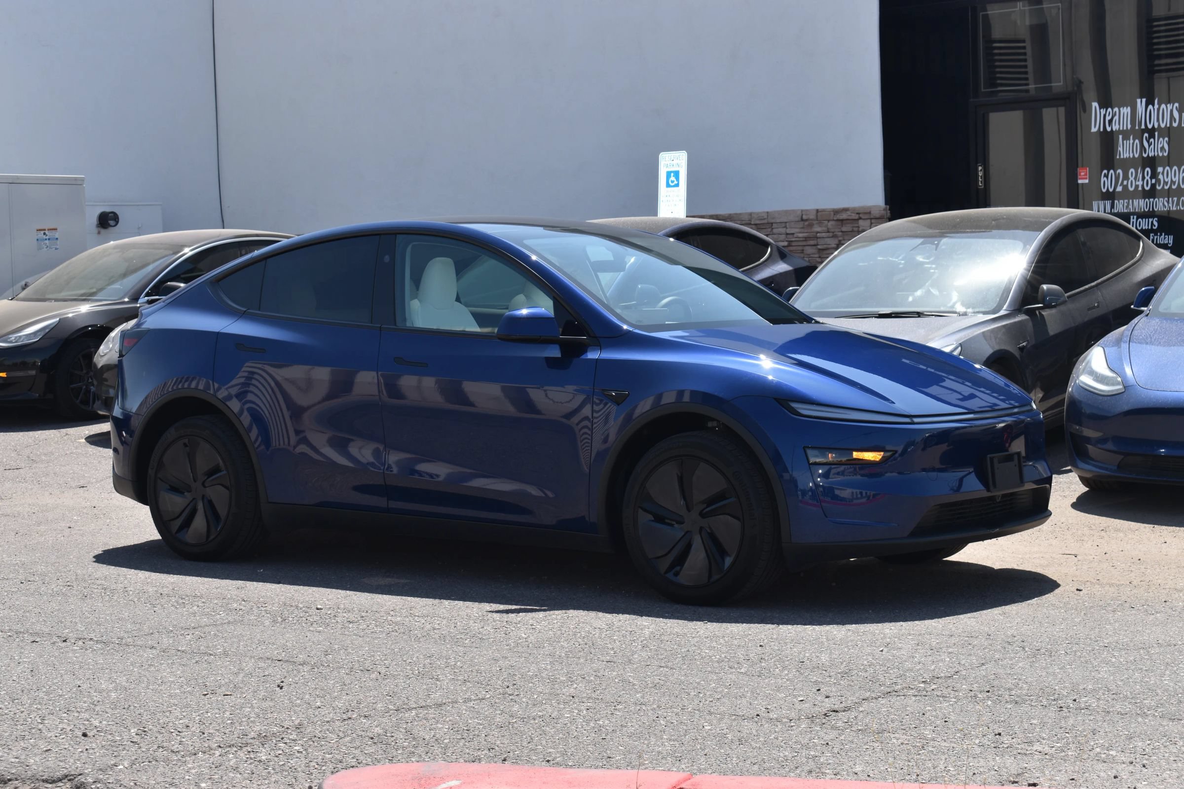 Used 2026 Tesla Model Y Long Range AWD/4WD image 4