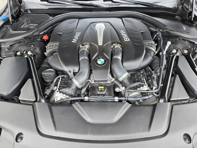 Used 2018 BMW 750i xDrive AWD/4WD image 33