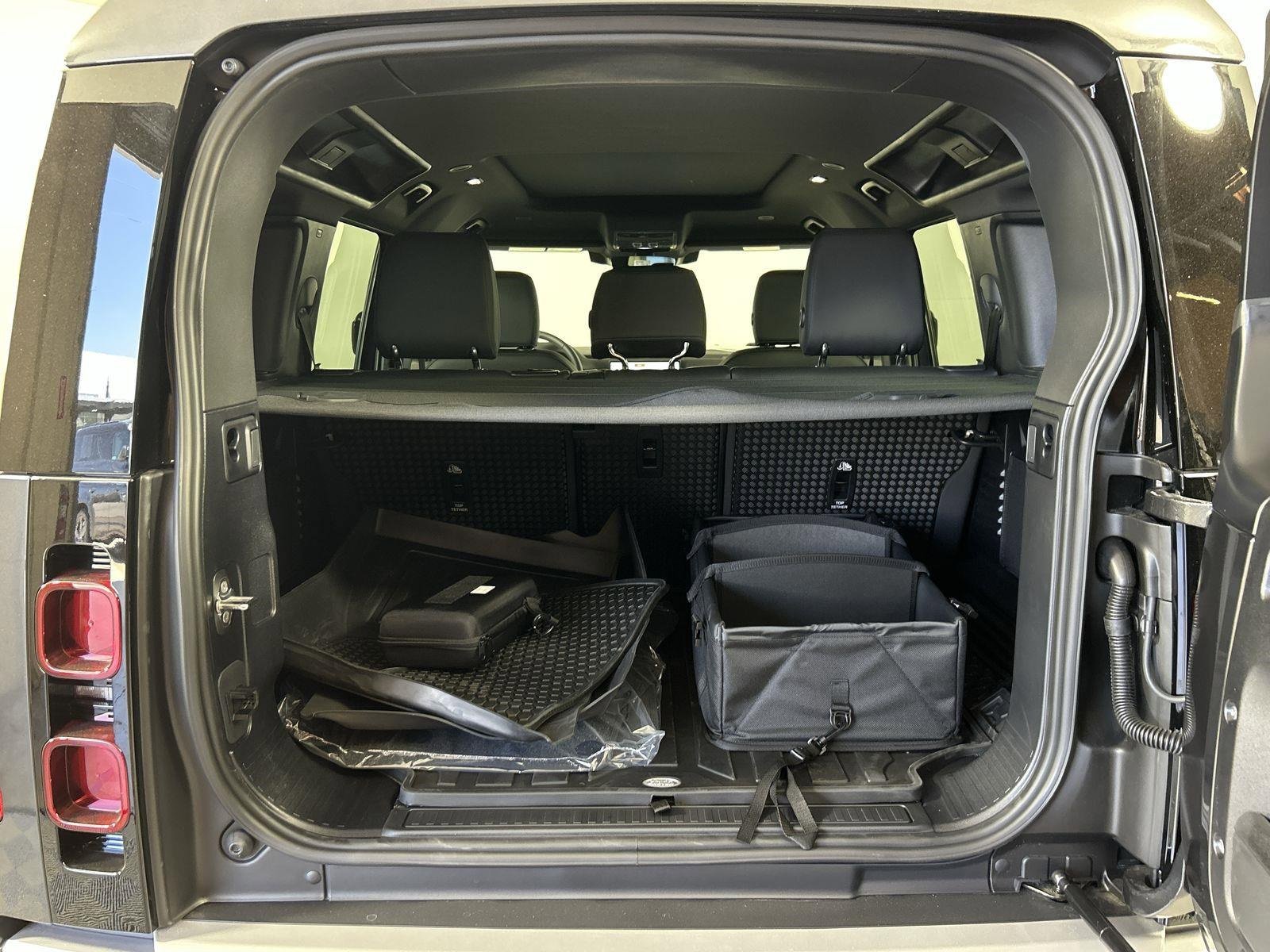 Certified 2025 Land Rover Defender 110 S image 29