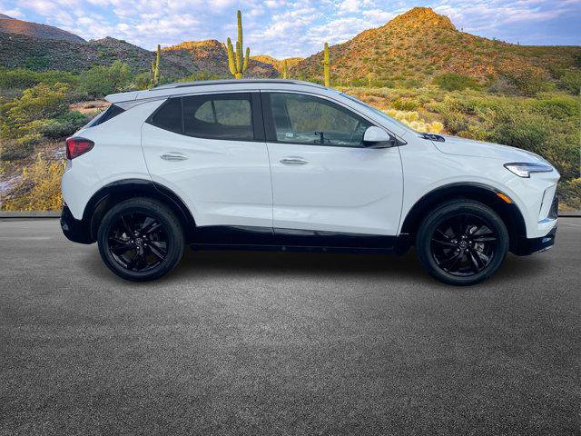 Used 2024 Buick Encore GX Sport Touring image 3
