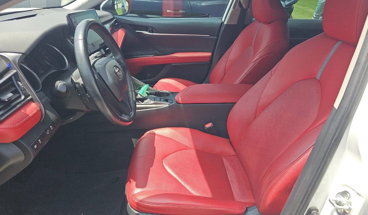Used 2022 Toyota Camry XSE FWD image 6
