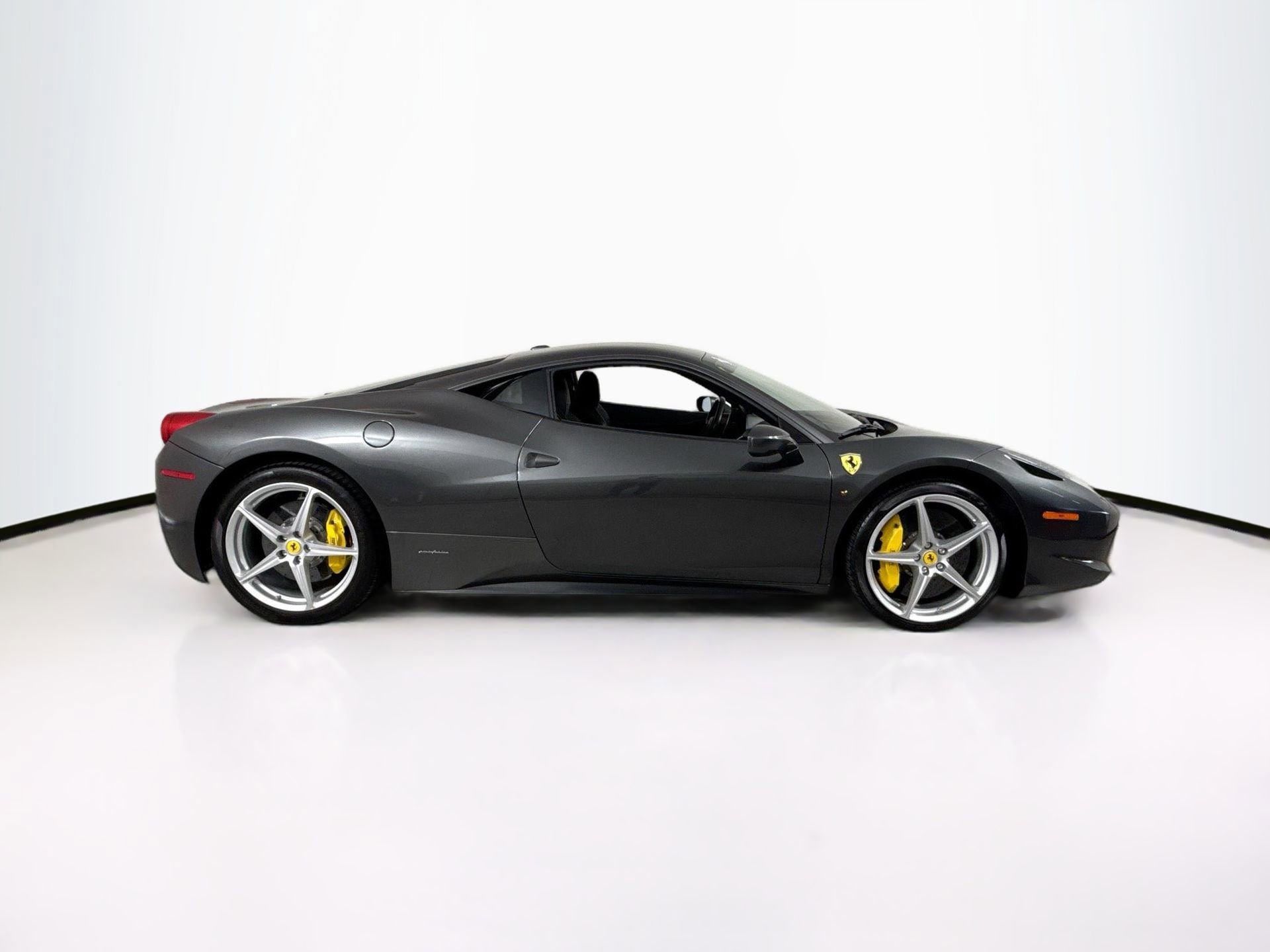 Certified 2013 Ferrari 458 Italia Coupe RWD image 8