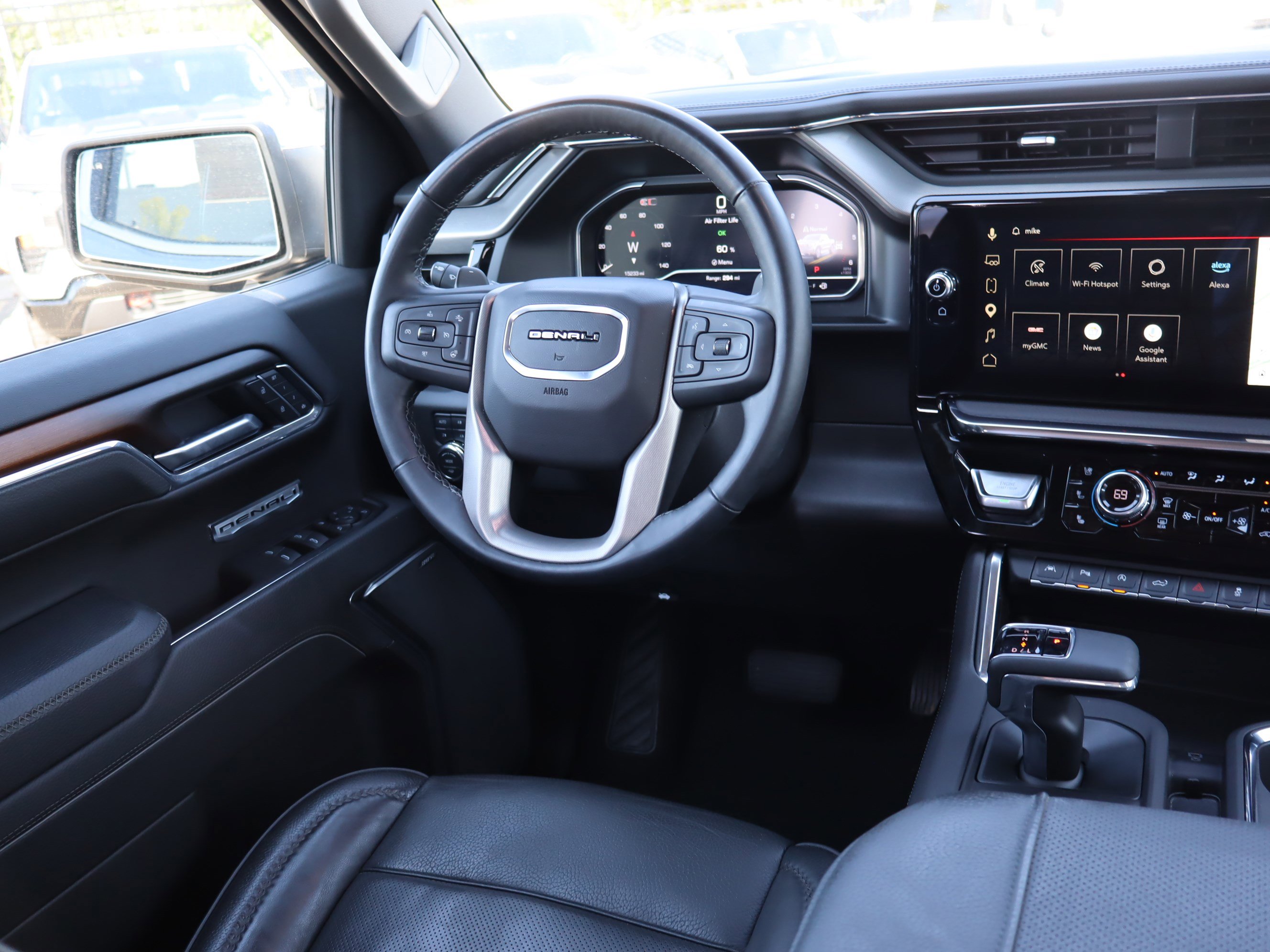 Used 2025 GMC Sierra 1500 Denali w/ Denali Reserve Package AWD/4WD image 16