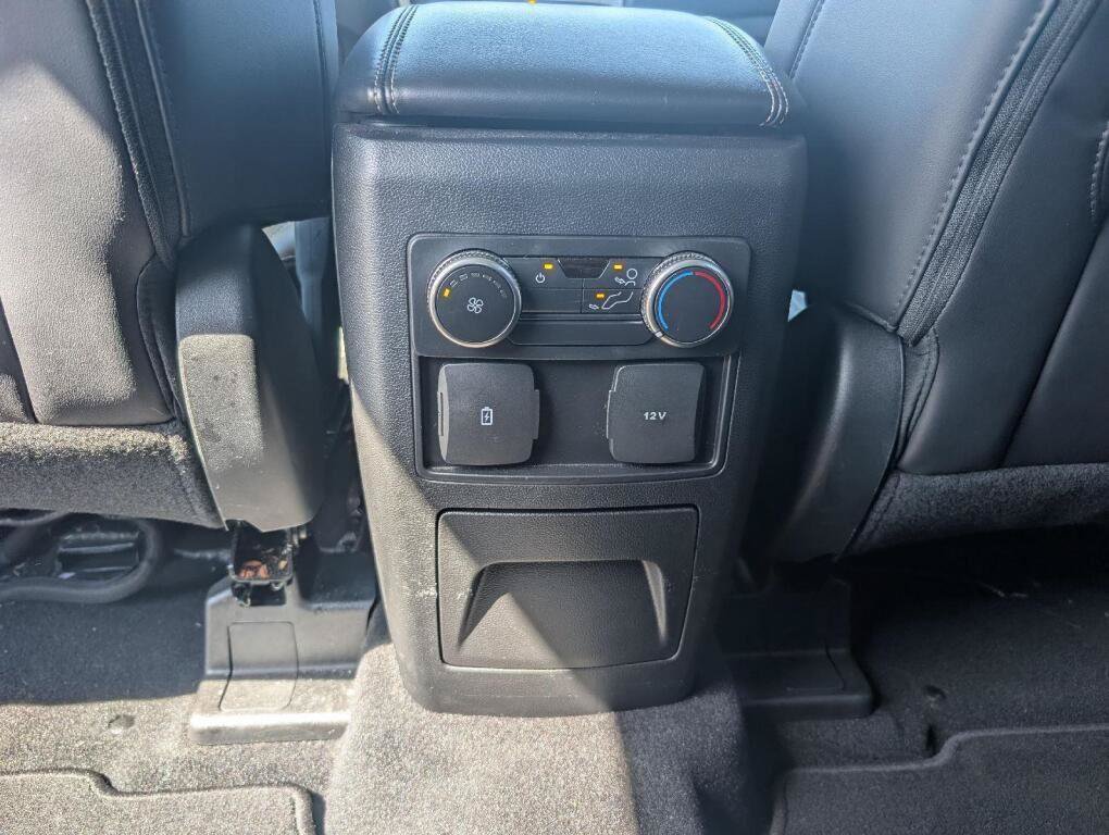 Used 2022 Ford Explorer XLT w/ Equipment Group 202A AWD/4WD image 21