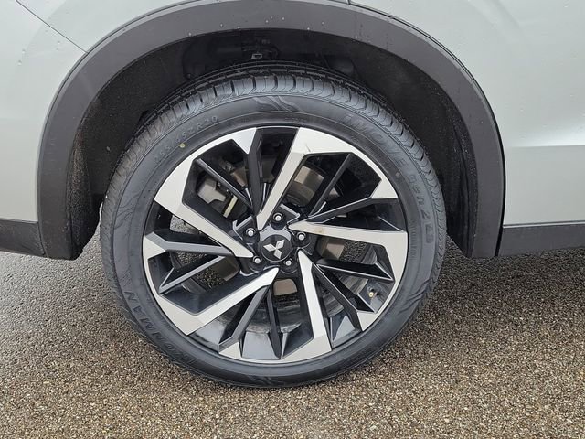 Used 2024 Mitsubishi Outlander SE image 7