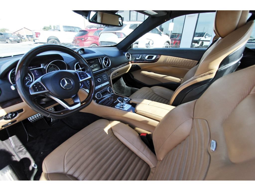 Used 2017 Mercedes-Benz SL 550 image 32