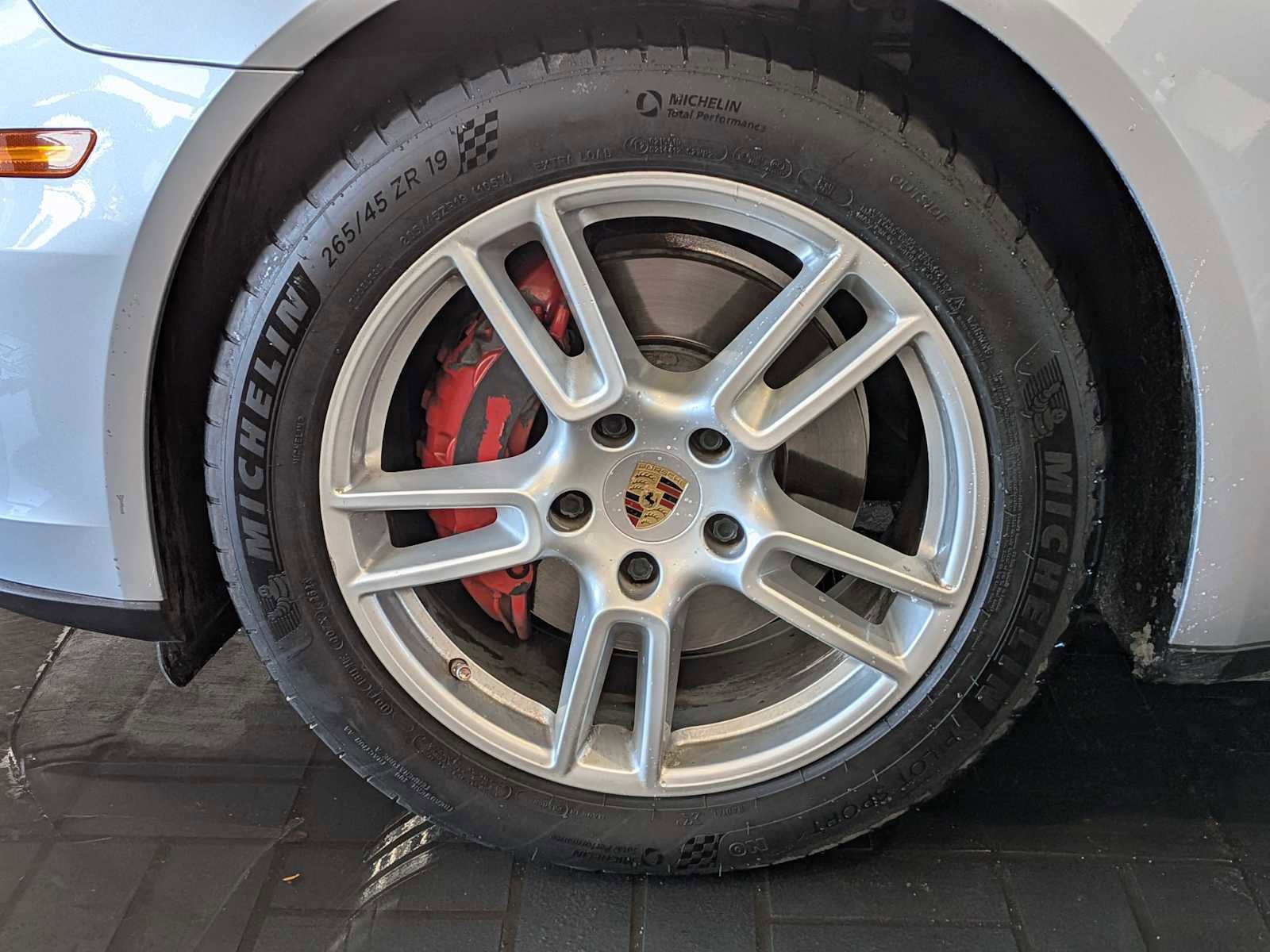 Used 2017 Porsche Panamera 4 image 13