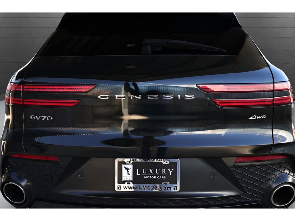 Used 2023 Genesis GV70 2.5T w/ Sport Prestige Package image 17