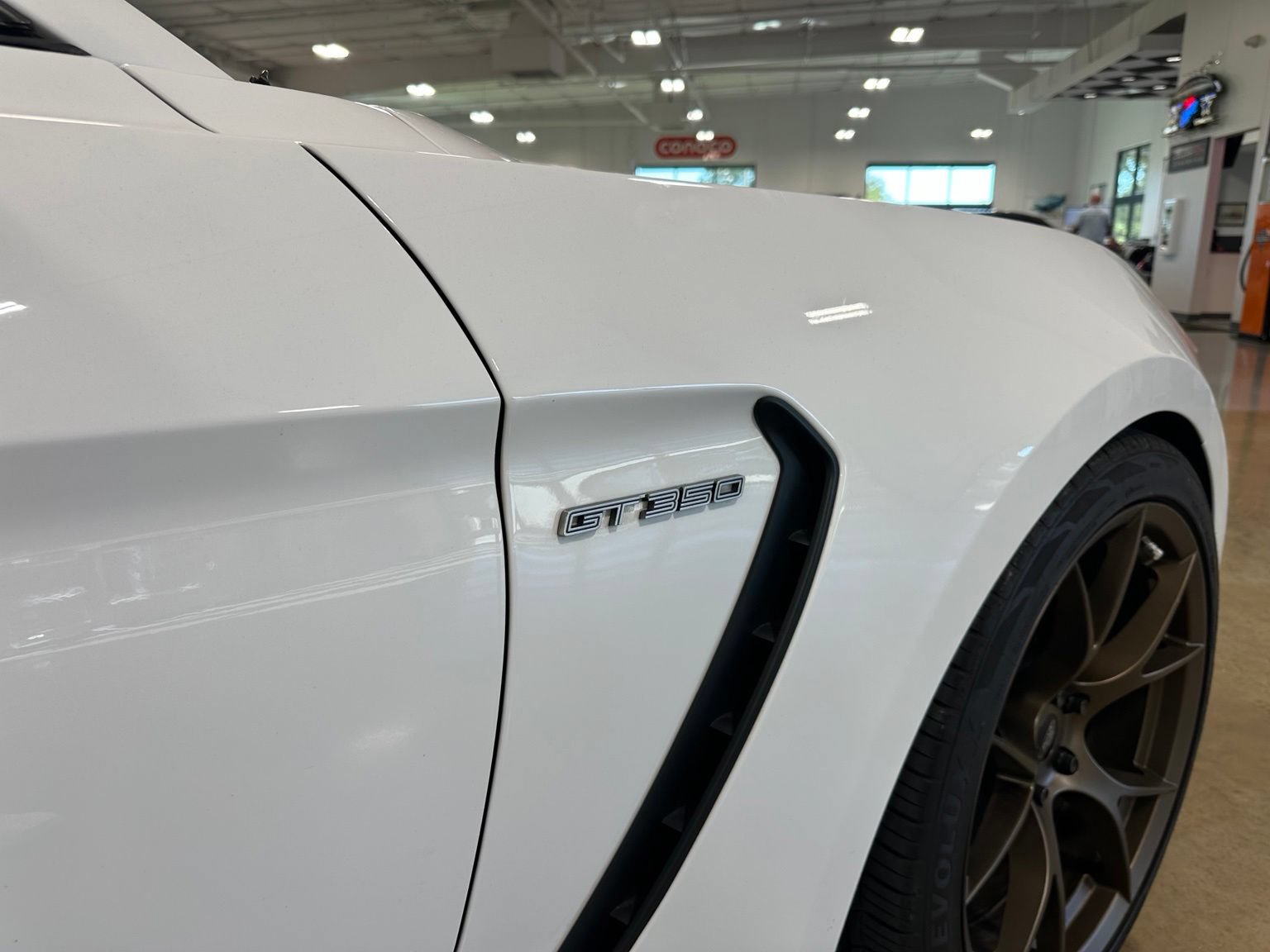 Used 2018 Ford Mustang Shelby GT350 w/ Electronics Package RWD image 9