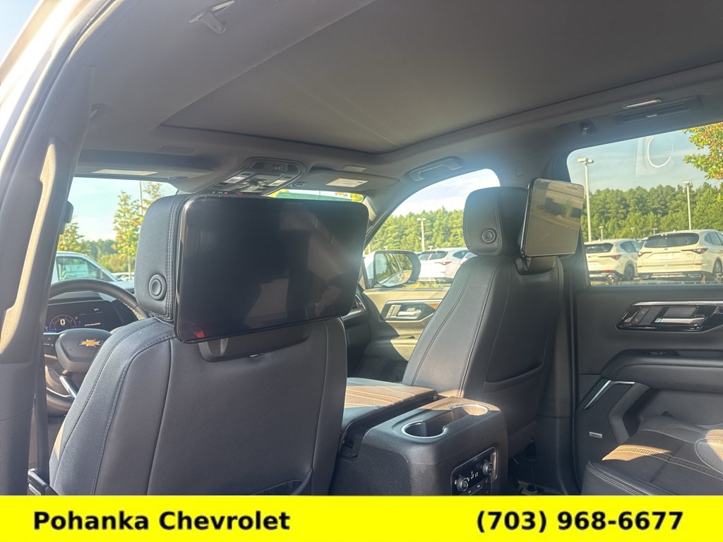 Used 2025 Chevrolet Suburban High Country AWD/4WD image 34