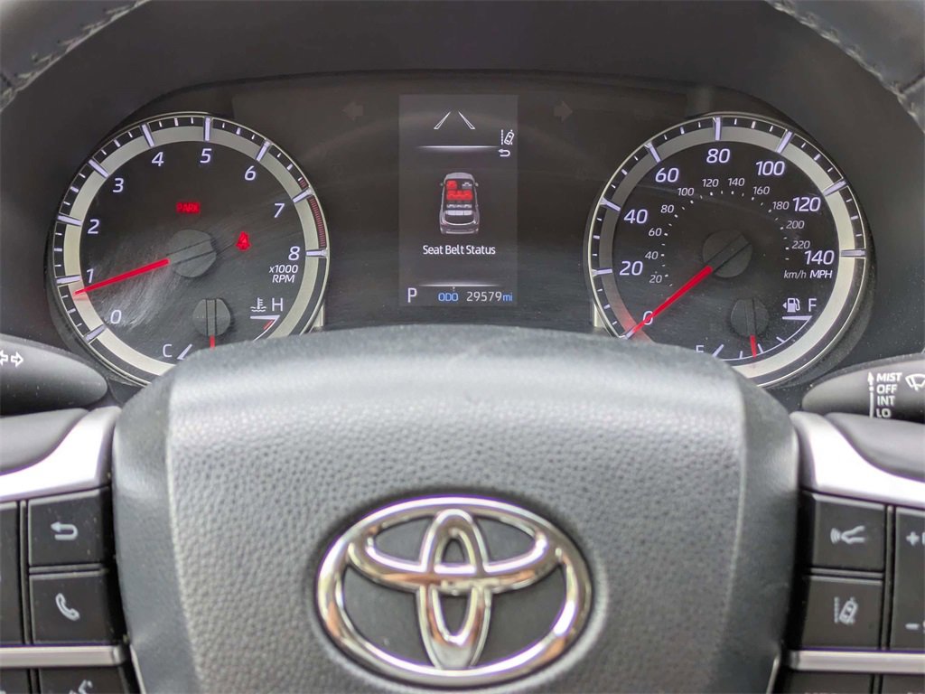 Used 2022 Toyota Highlander LE image 26