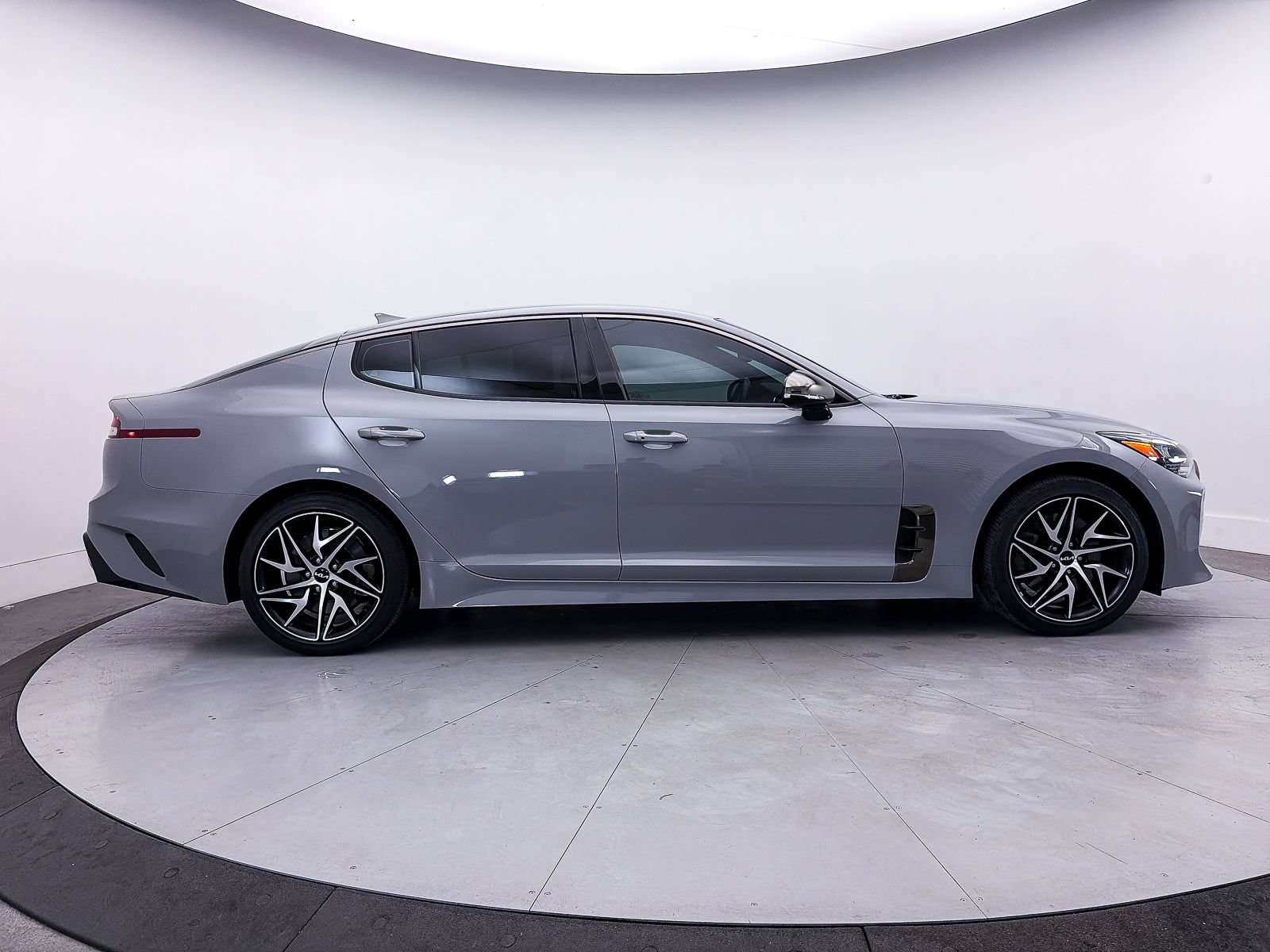 Used 2022 Kia Stinger GT-Line RWD image 38