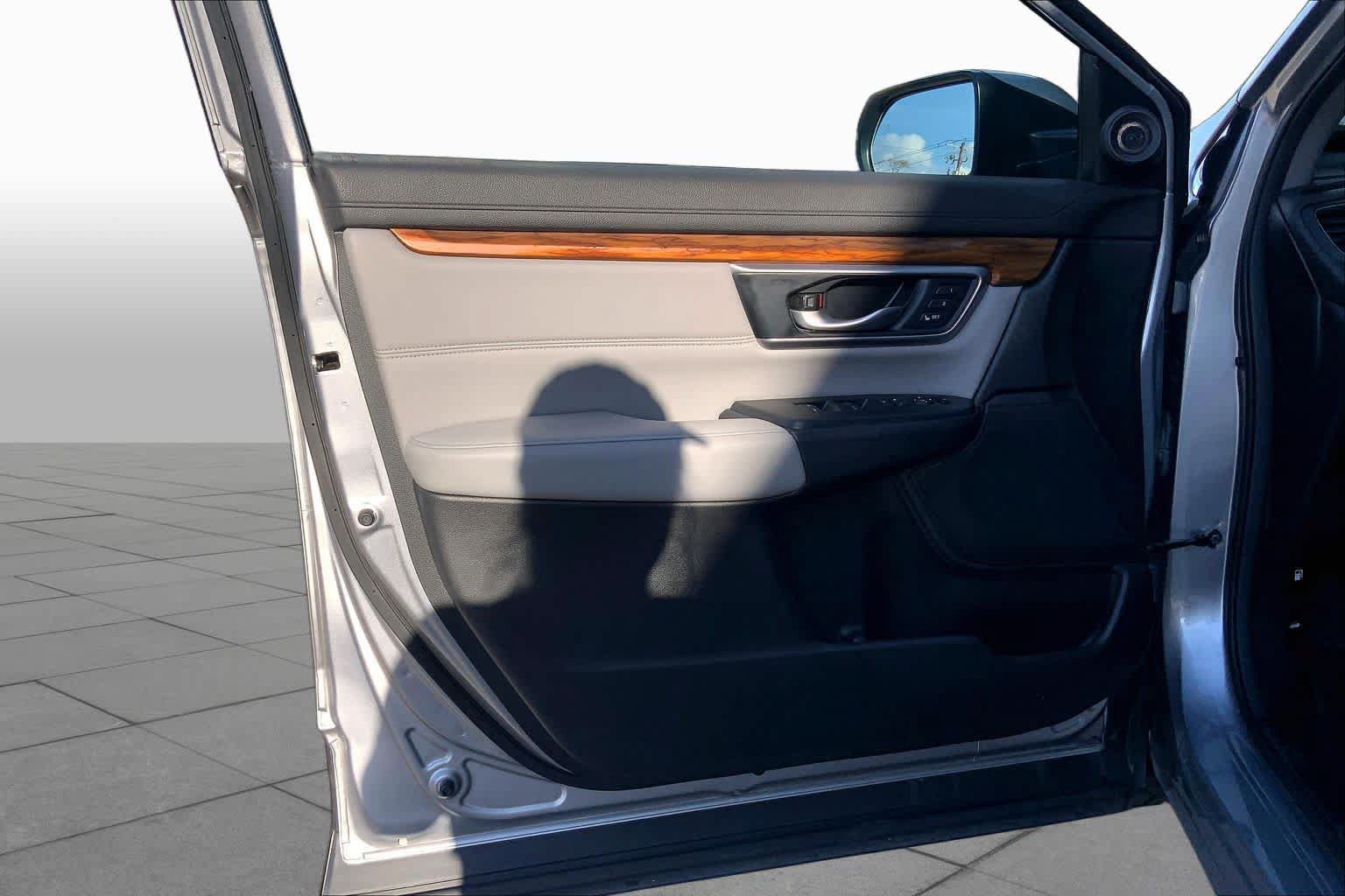 Used 2022 Honda CR-V Touring image 21