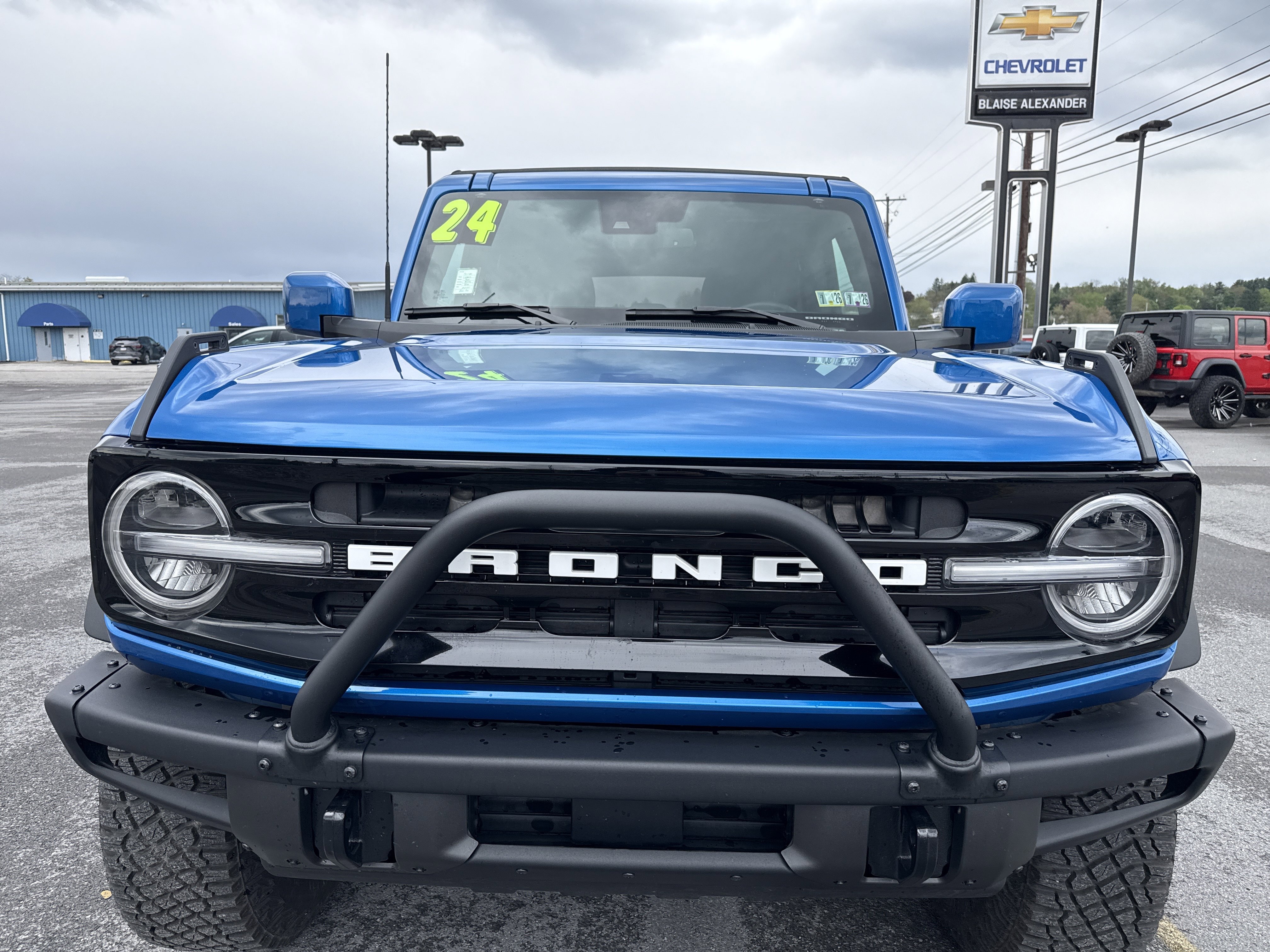 Used 2024 Ford Bronco Outer Banks w/ Sasquatch Package AWD/4WD image 9