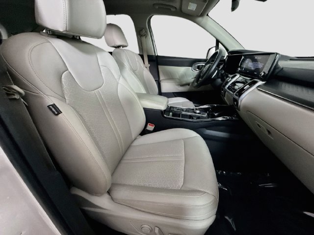 Used 2023 Kia Sorento SX Prestige w/ Panoramic Sunroof Package AWD/4WD image 28