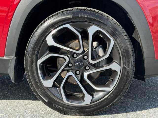 Certified 2025 Chevrolet Trax RS w/ Sunroof Package image 18