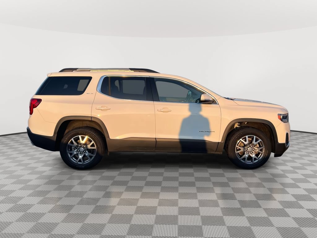 Used 2023 GMC Acadia SLT w/ Preferred Package AWD/4WD image 3