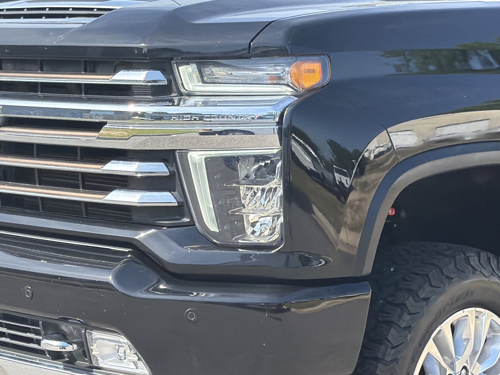 Used 2023 Chevrolet Silverado 2500 High Country w/ Z71 Off-Road Package AWD/4WD image 8