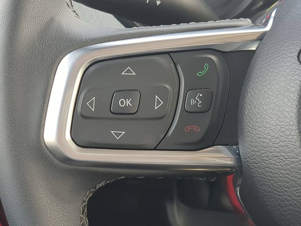 Used 2025 Jeep Wrangler Unlimited Sahara AWD/4WD image 24