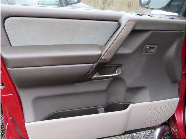 Used 2004 Nissan Titan SE AWD/4WD image 13