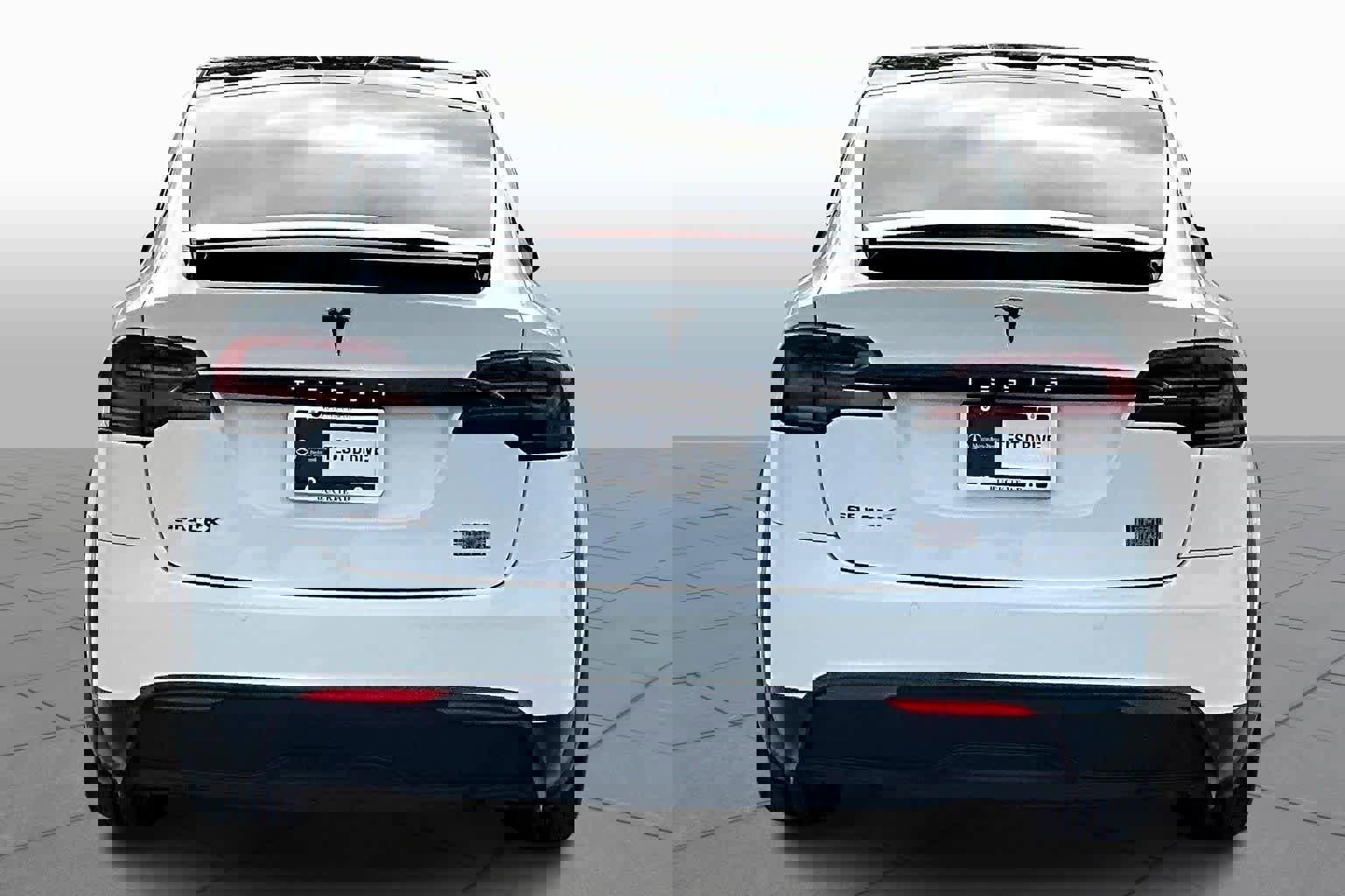 Used 2022 Tesla Model X Plaid image 4