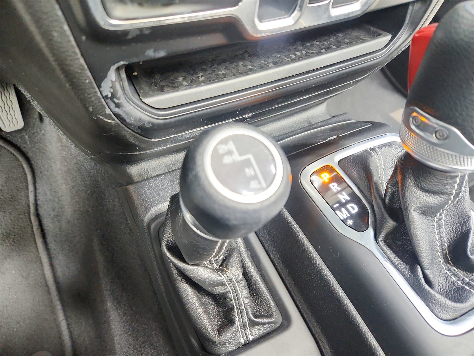 Used 2020 Jeep Wrangler Unlimited Sahara image 25