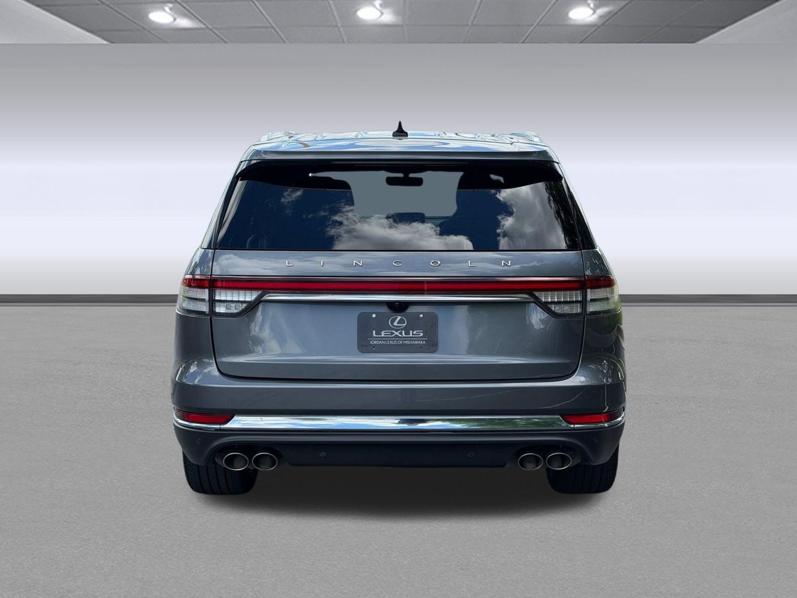 Used 2023 Lincoln Aviator Reserve w/ Equipment Group 201A AWD/4WD image 10