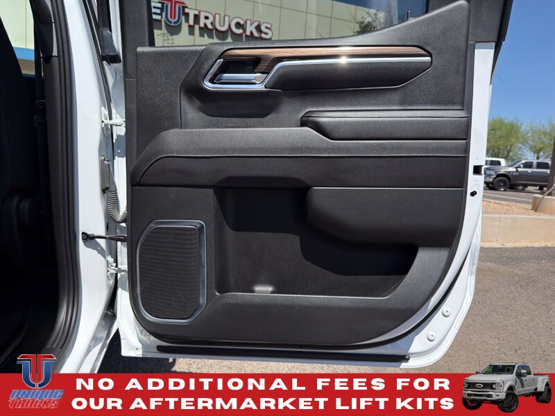 Used 2023 Chevrolet Silverado 1500 RST w/ Redline Edition AWD/4WD image 24