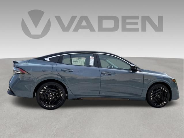 New 2026 Nissan Sentra SR w/ SR Premium Package FWD image 27