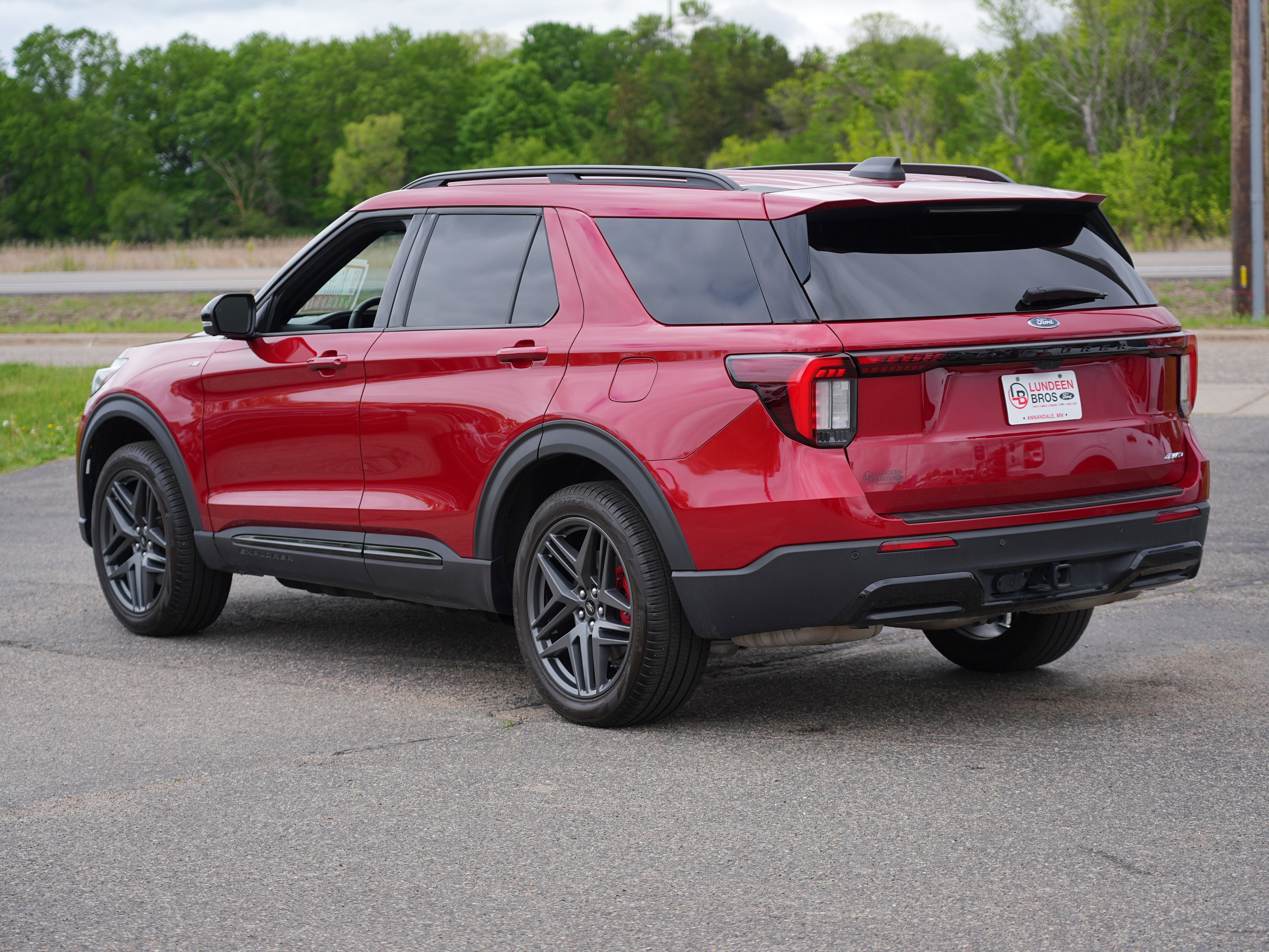 Used 2025 Ford Explorer ST-Line w/ Premium Package AWD/4WD image 6