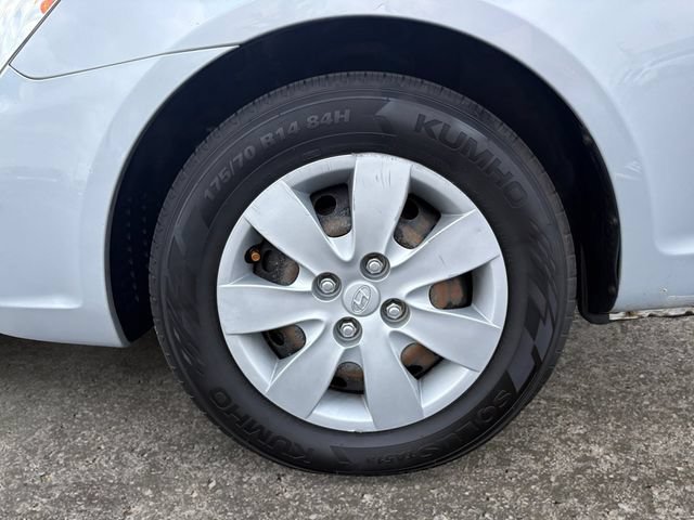 Used 2010 Hyundai Accent GS w/ Premium Pkg 3 FWD image 14