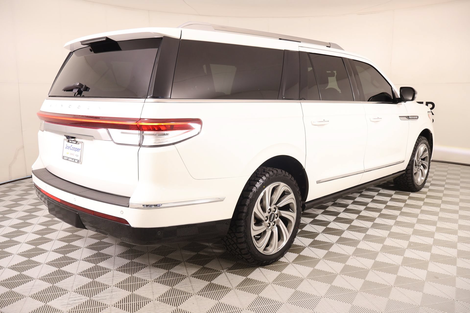 Used 2023 Lincoln Navigator L Reserve AWD/4WD image 22