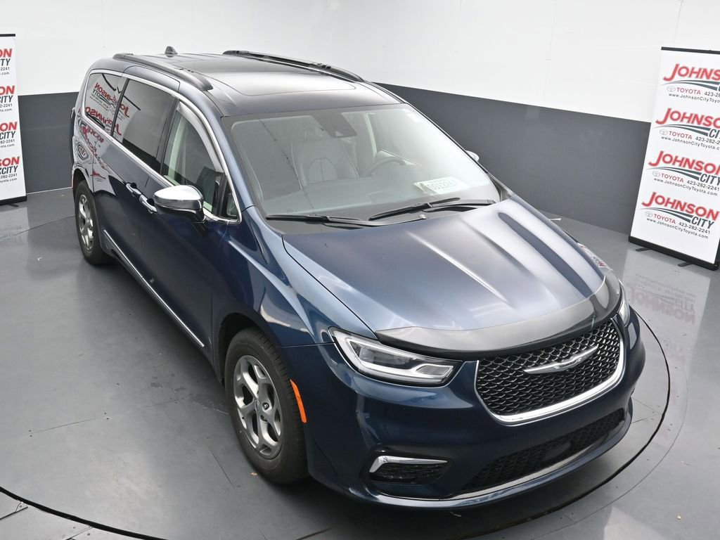 Used 2023 Chrysler Pacifica Limited image 10