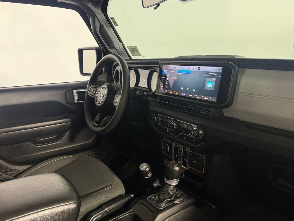 Used 2024 Jeep Wrangler Unlimited AWD/4WD image 30