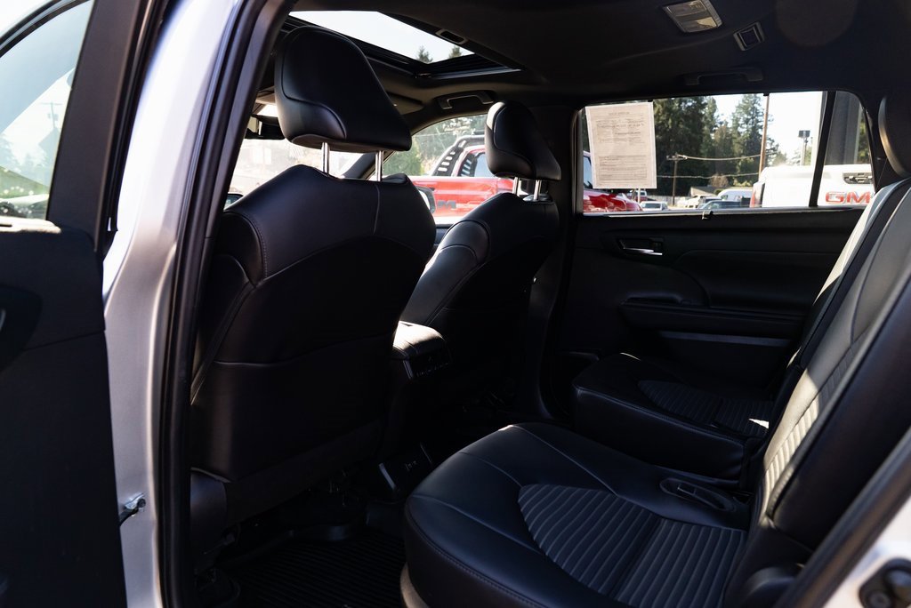 Used 2021 Toyota Highlander XSE image 20